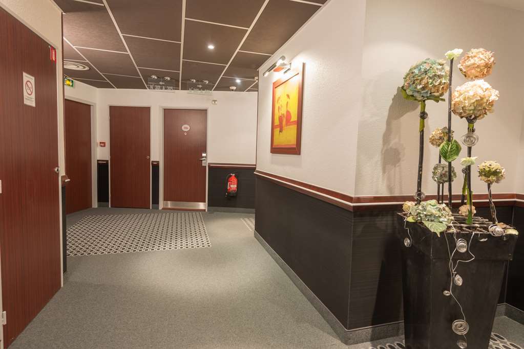 Kyriad Limoges Centre Gare - Atrium Dalaman gambar